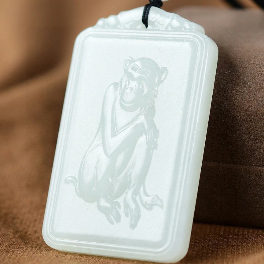 和田玉羊脂玉猴子玉牌 生肖猴吊坠