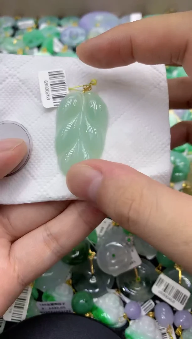 颈饰未镶嵌翡翠天然缅甸翡翠A货