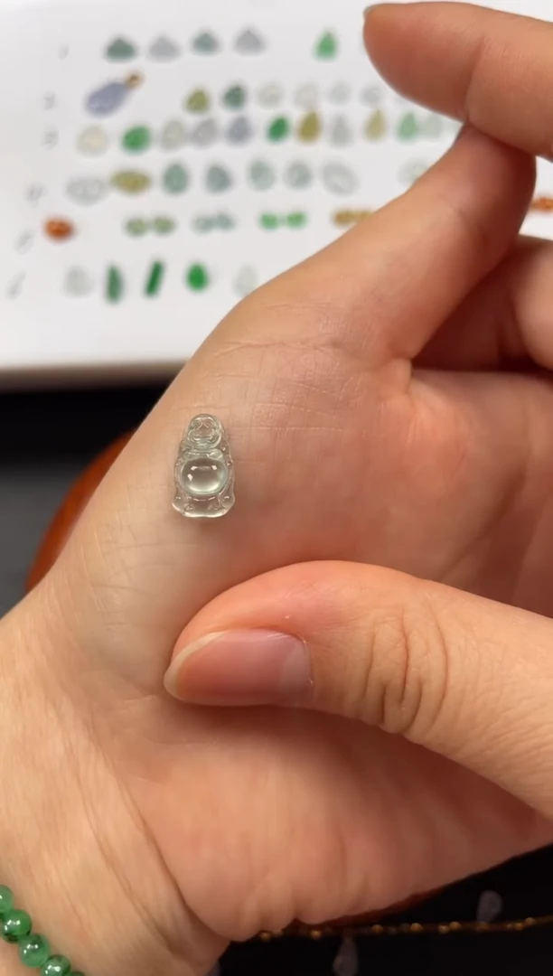 吊坠(不含链)18K金镶嵌翡翠一个JK257