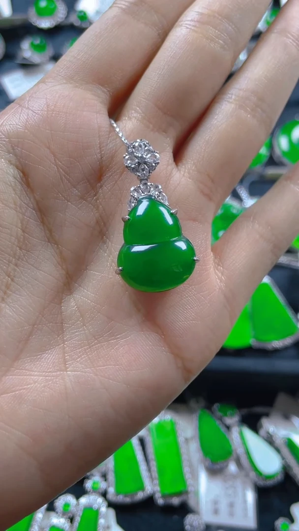 颈饰银S925镶嵌翡翠?*琪11