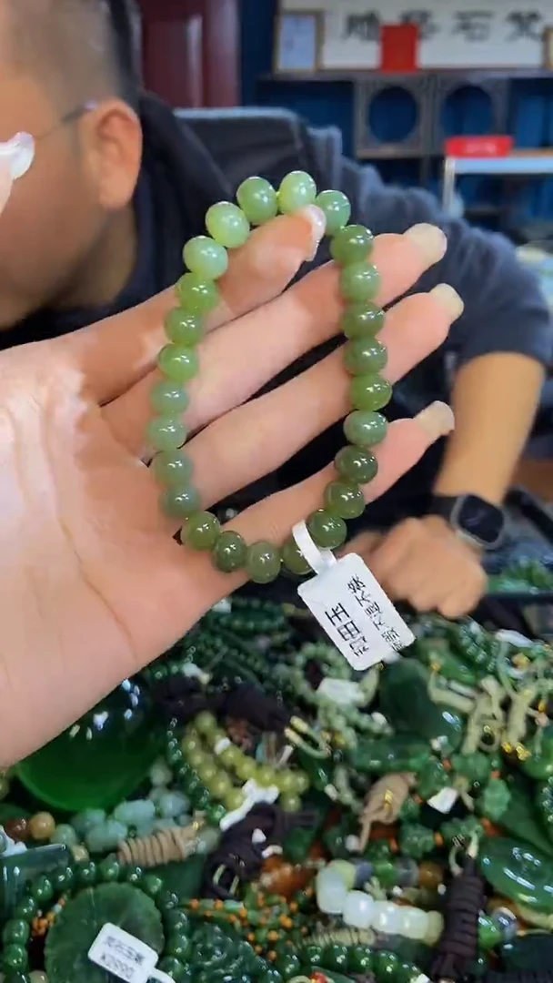 未镶嵌和田玉挂件1