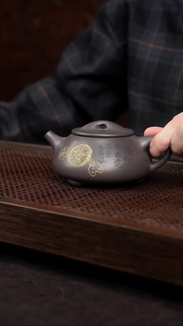 【闪购商品】紫砂茶壶天青刻绘满瓢