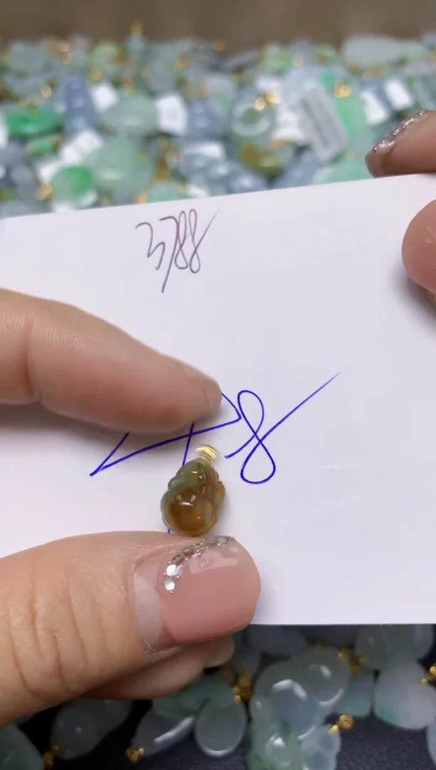 【闪购商品】翡翠挂件18K金镶嵌 天然翡翠A货