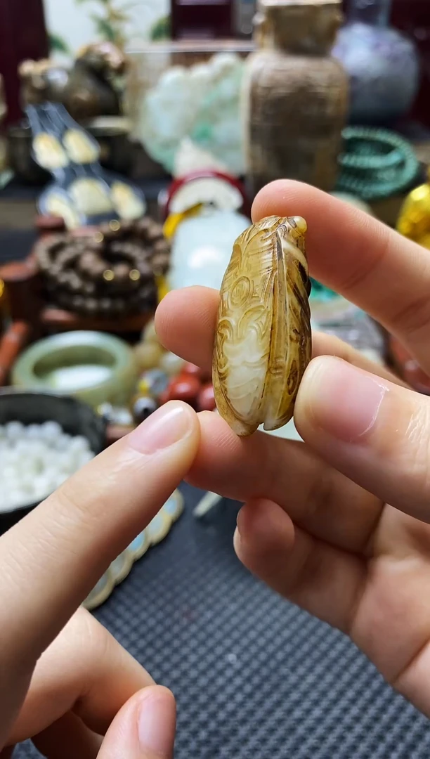 未镶嵌和田玉挂件金蝉