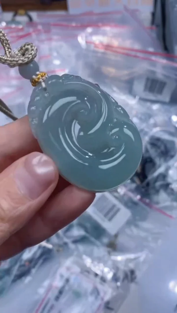 颈饰未镶嵌翡翠吊坠