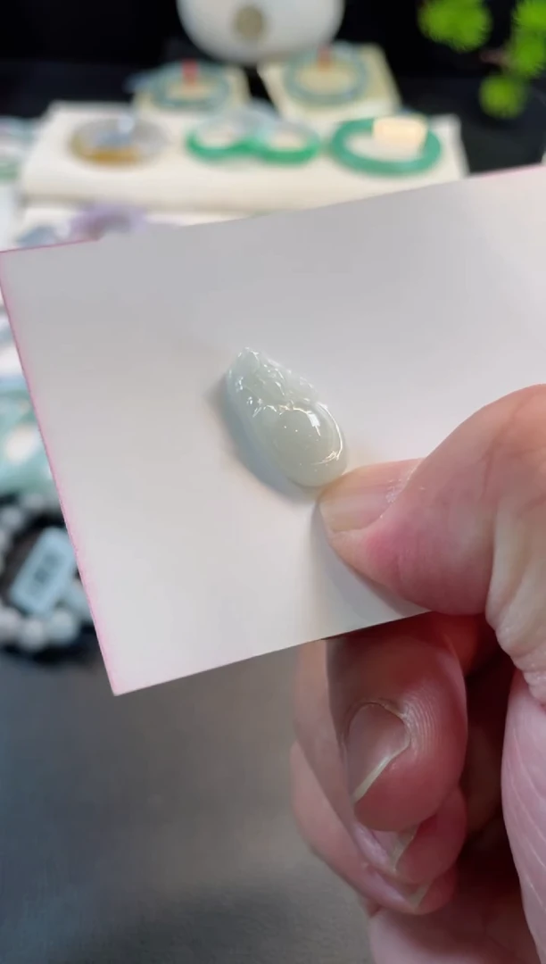 翡翠手镯未镶嵌72 有纹裂