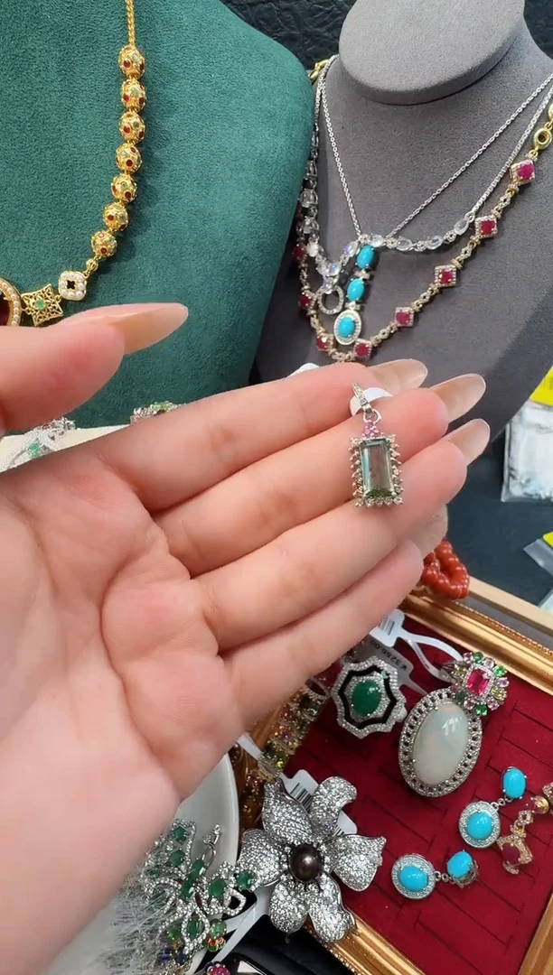 颈饰银S925镶嵌碧玺吊坠