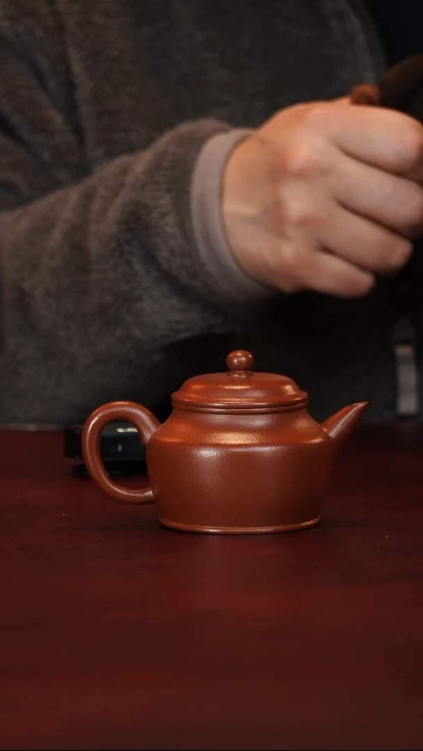 茶壶紫砂何华林--手工--德钟