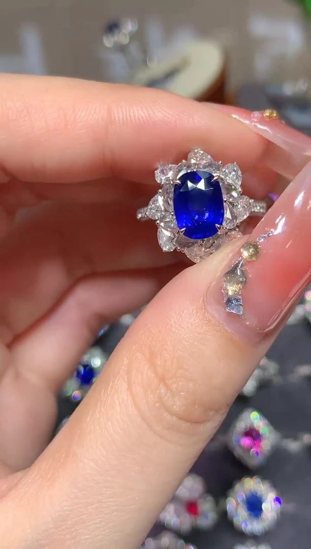 戒指蓝宝石18K金镶嵌3.02CT