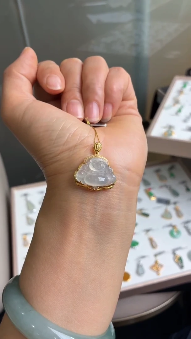 颈饰18K金镶嵌翡翠天然翡翠A货