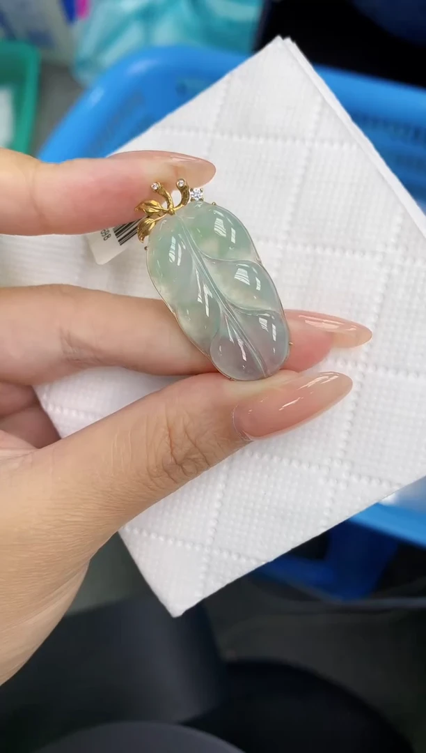 颈饰18K金镶嵌翡翠11111111111
