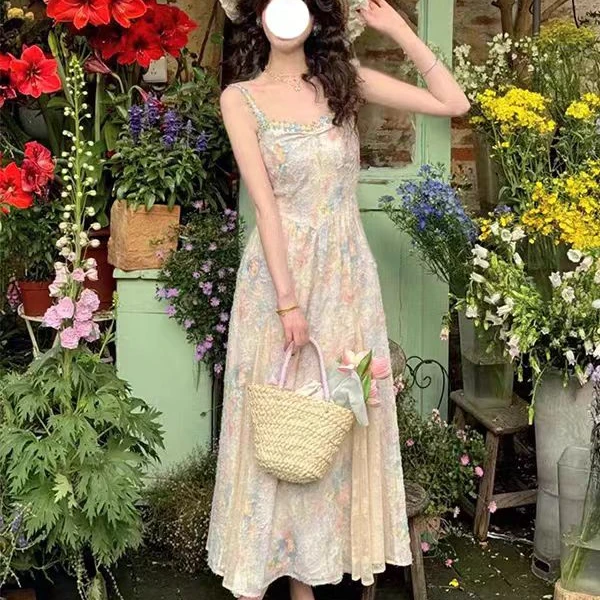 法式吊带碎花夏季新款长裙春游出行衣服
