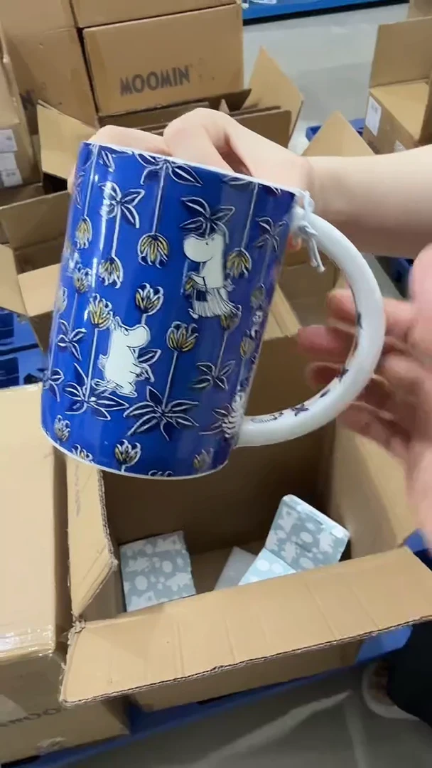 瓷片姆明蓝花小径骨瓷杯