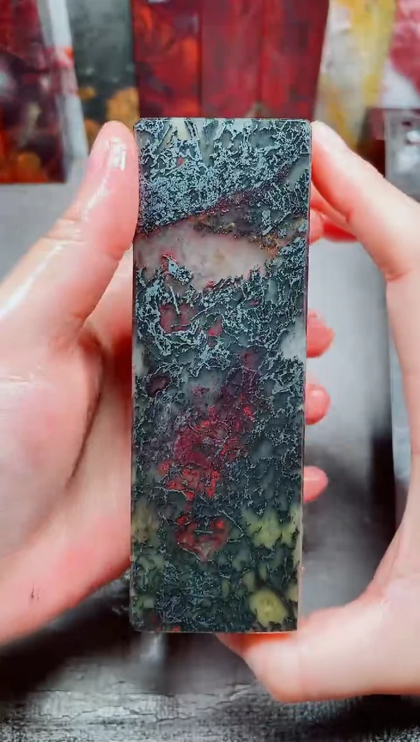 玉桂林鸡血玉素章玉化飘丝60