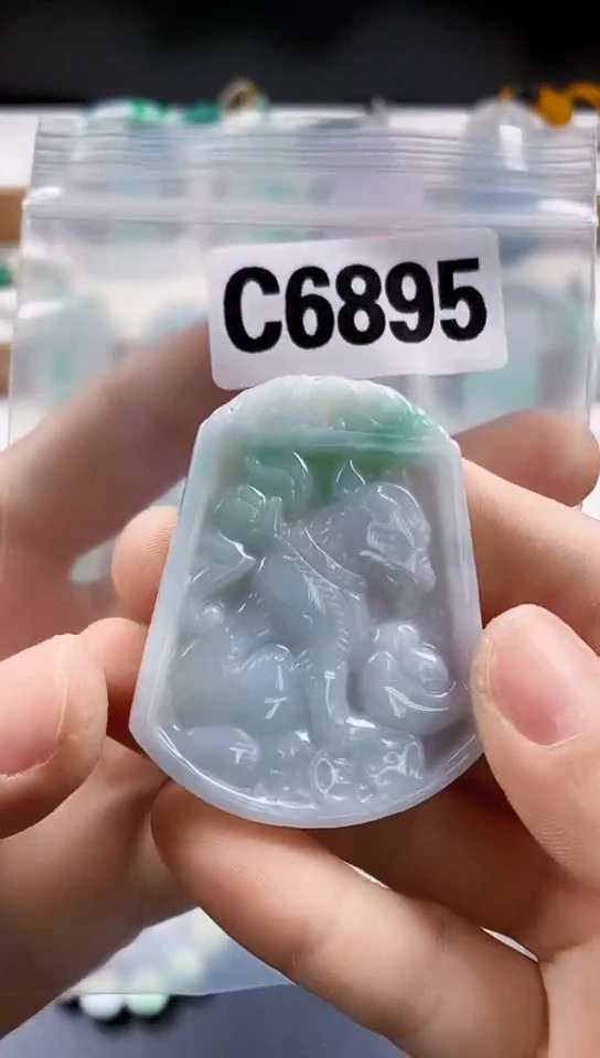 颈饰未镶嵌翡翠天然翡翠吊坠挂件