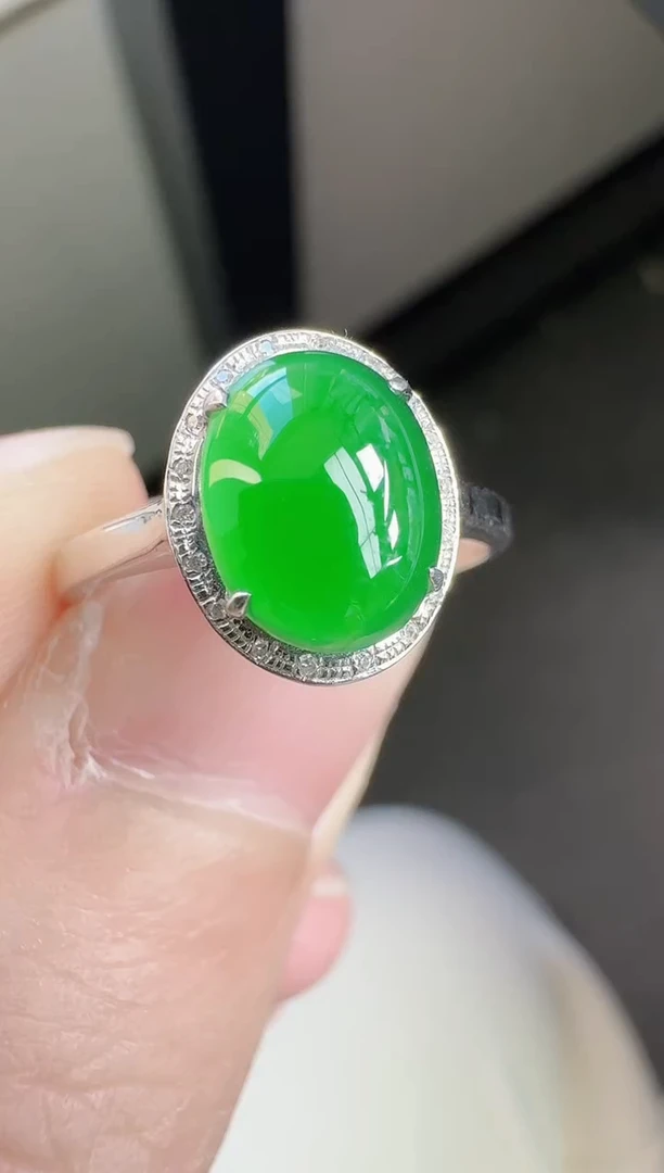 18K金镶嵌戒指翡翠寄售回流，不退不换