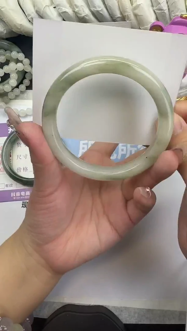 未镶嵌手镯石英质玉103-61.2圈