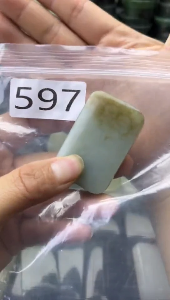 未镶嵌和田玉珠宝半成品牌子