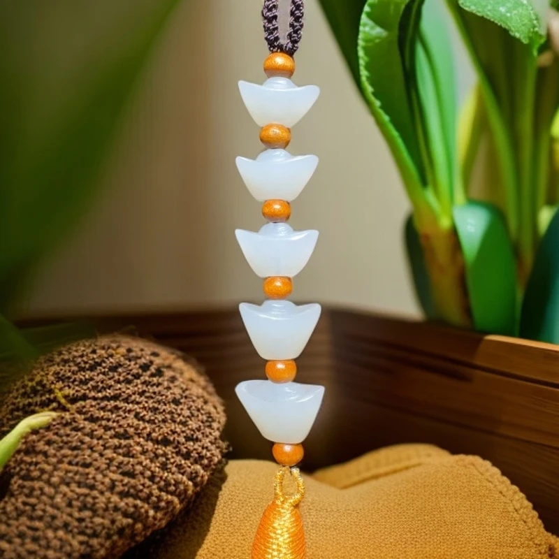 和田玉未镶嵌车挂