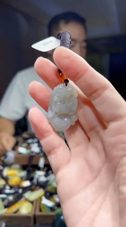 和田玉未镶嵌颈饰·