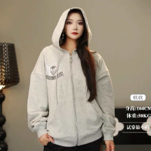 潮牌-TCH潮牌字母翅膀烫钻休闲宽松连帽拉链衫T72A17E6003洋气
