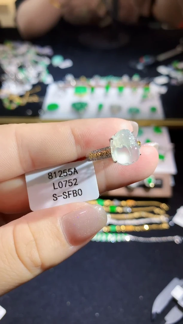 翡翠戒指18K金镶嵌L0752多样性发其一