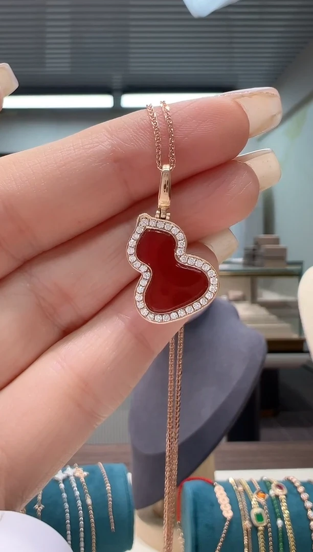 【闪购商品】钻石吊坠(不含链)18K金镶嵌满钻红葫芦吊坠