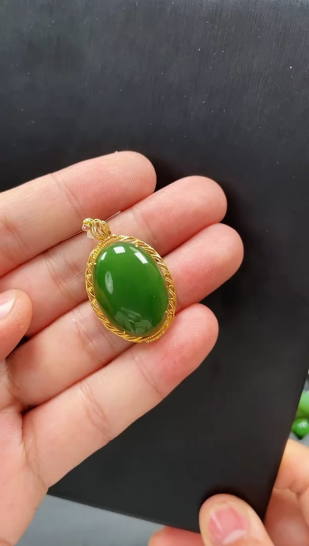 吊坠(赠链)18K金镶嵌和田玉多样性发一