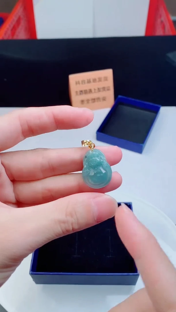 颈饰未镶嵌翡翠  ·
