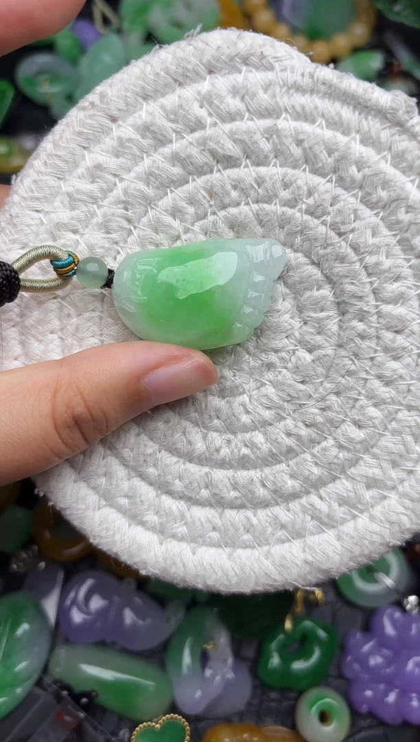 颈饰未镶嵌翡翠缅甸翡翠吊坠