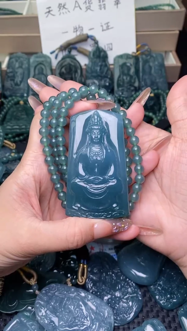 翡翠未镶嵌颈饰