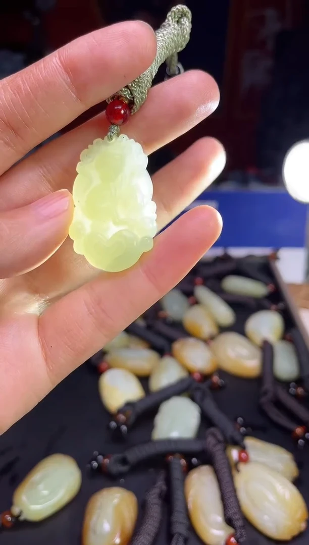 颈饰未镶嵌和田玉123