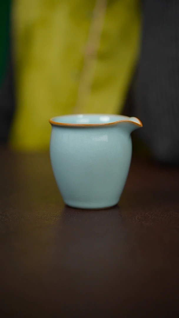 一级天青束腰公道杯