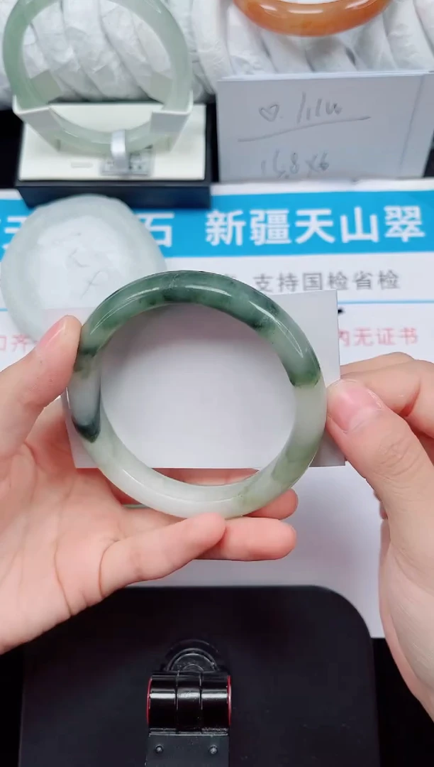 未镶嵌手镯石英质玉129-60/61