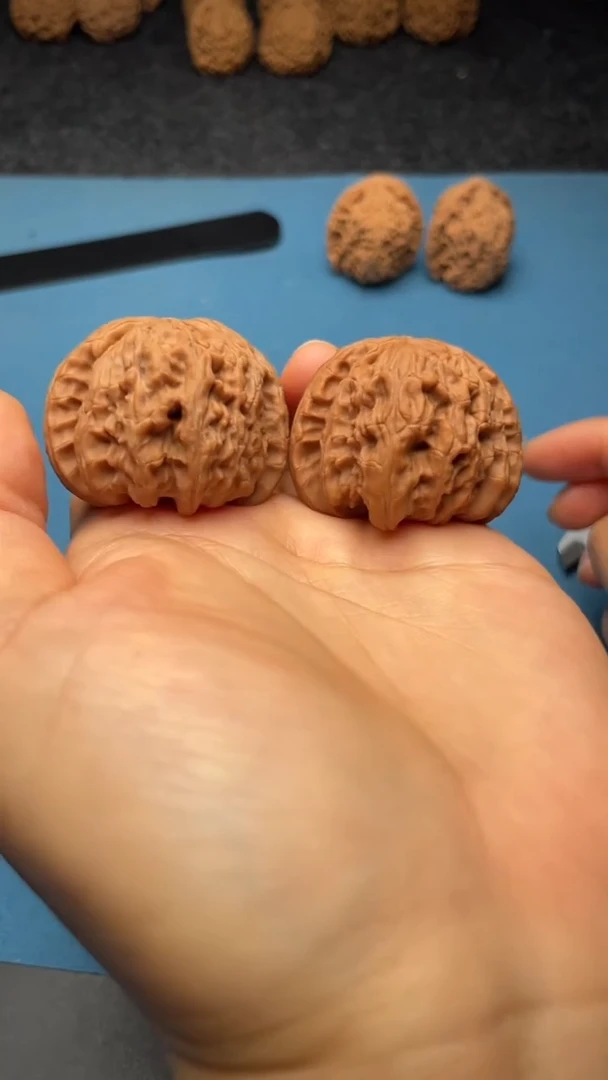 桃核把件w73  白狮子 38尺