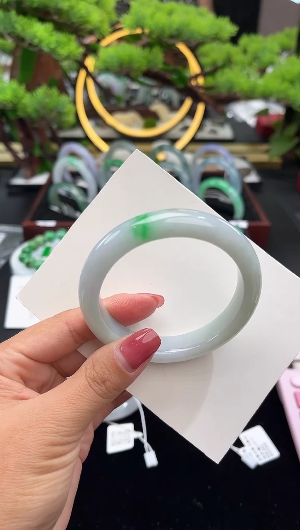 未镶嵌手镯翡翠手镯
