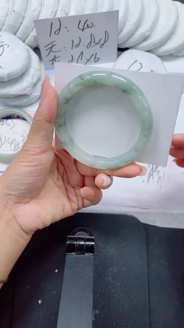 未镶嵌手镯石英质玉264-60