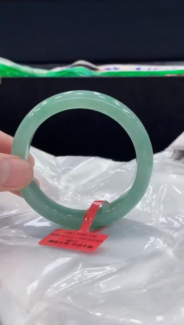 未镶嵌手镯翡翠翡翠手镯