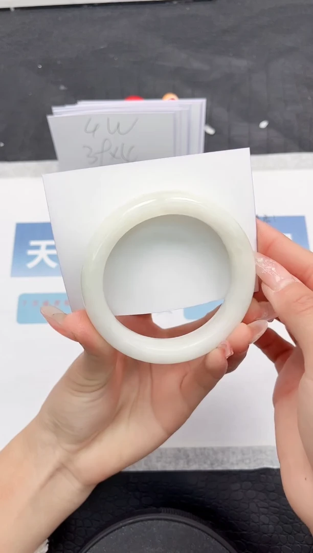 【闪购商品】和田玉手镯未镶嵌Q274-56.