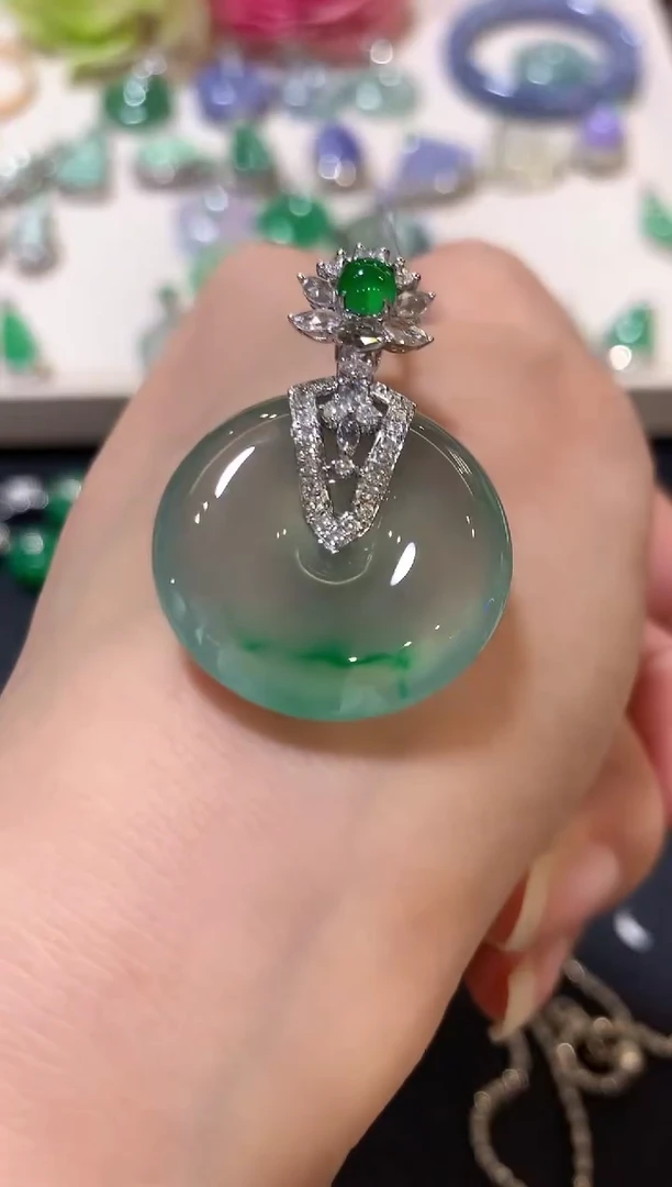 吊坠(不含链)18K金镶嵌翡翠z174
