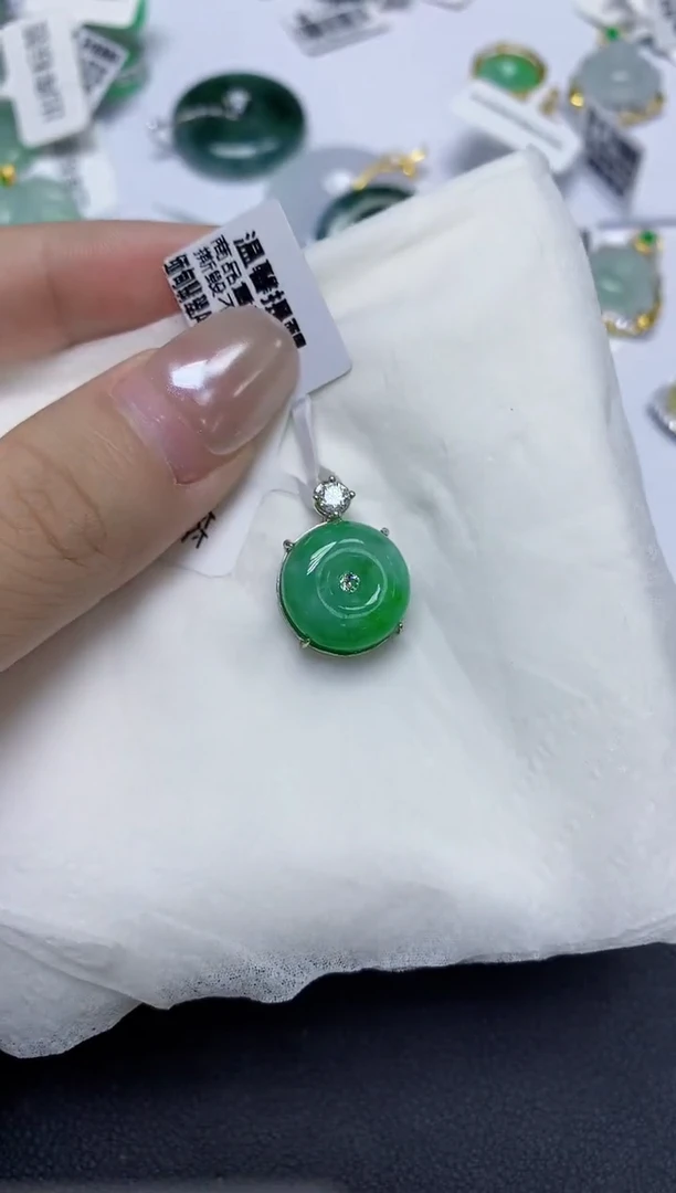 颈饰未镶嵌翡翠天然缅甸翡翠A货多样性发一件