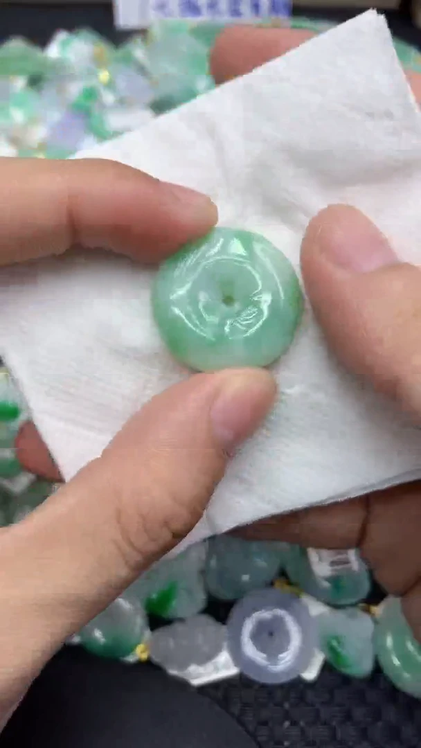 翡翠未镶嵌颈饰111111111