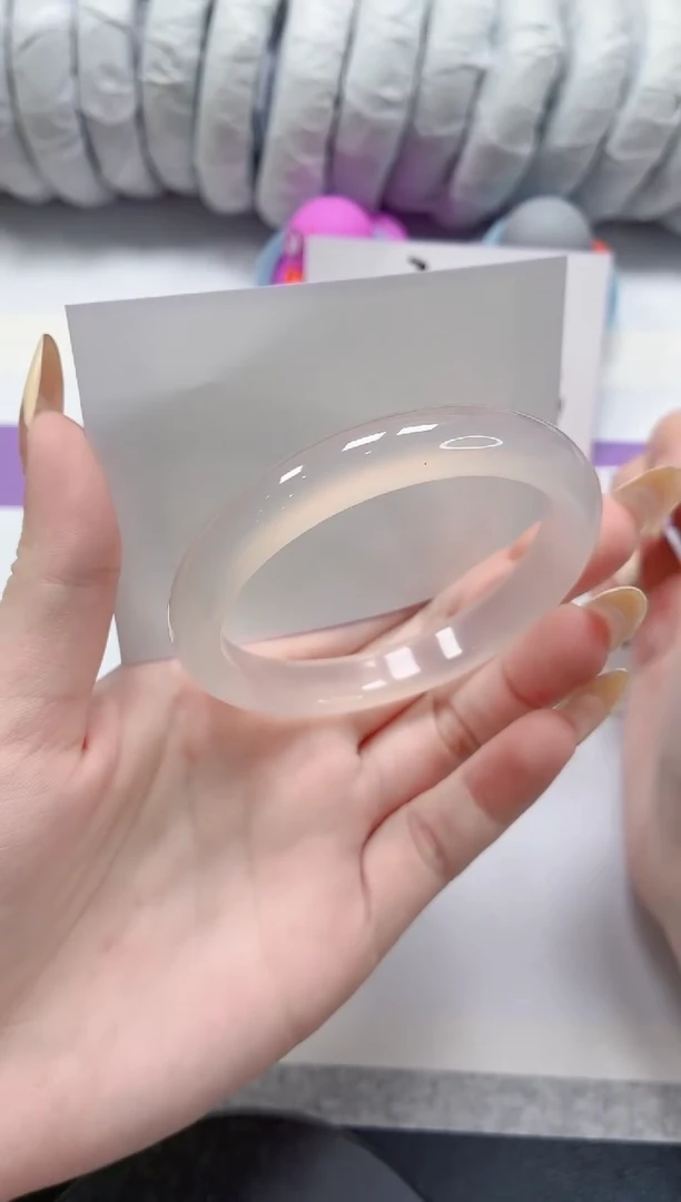 石英质玉手镯未镶嵌73-56.5荔枝