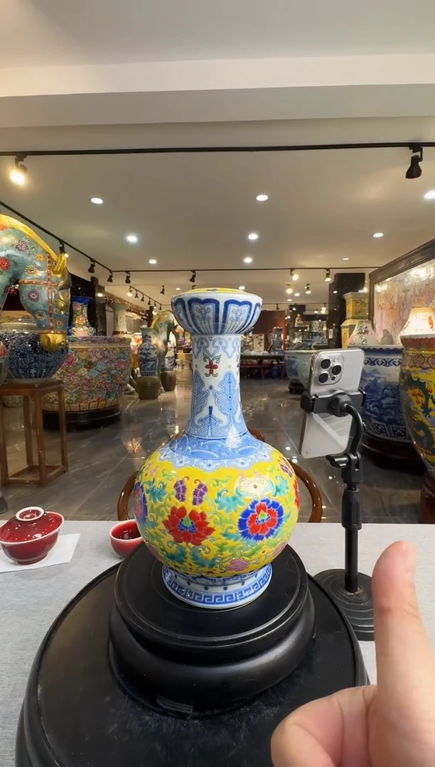 A10/珐琅青花蒜头瓶