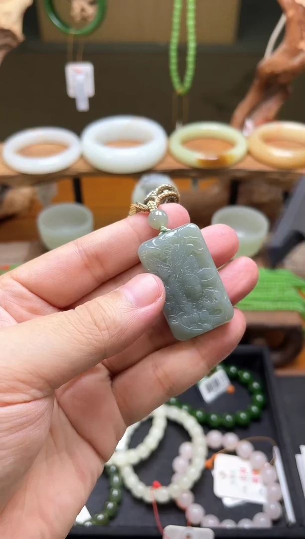 和田玉未镶嵌吊坠(不含链)吐拉牧场 貔貅