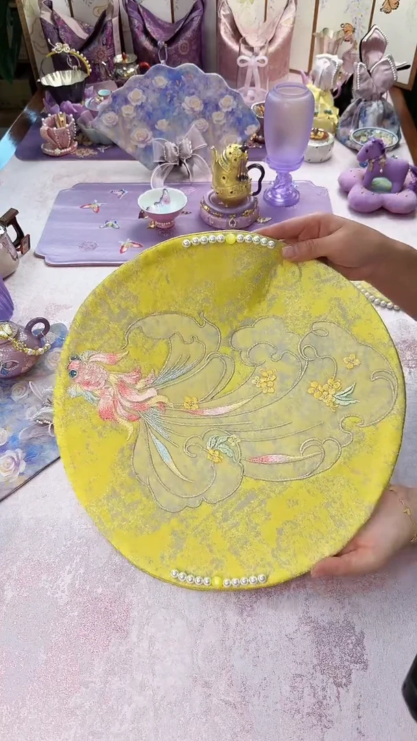 52金色桂花鱼圆型钉珠茶席