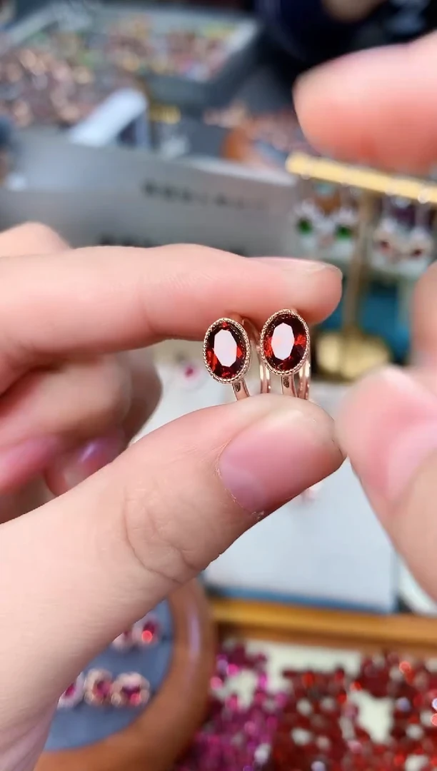 【闪购商品】石榴石耳扣银S925镶嵌天然
