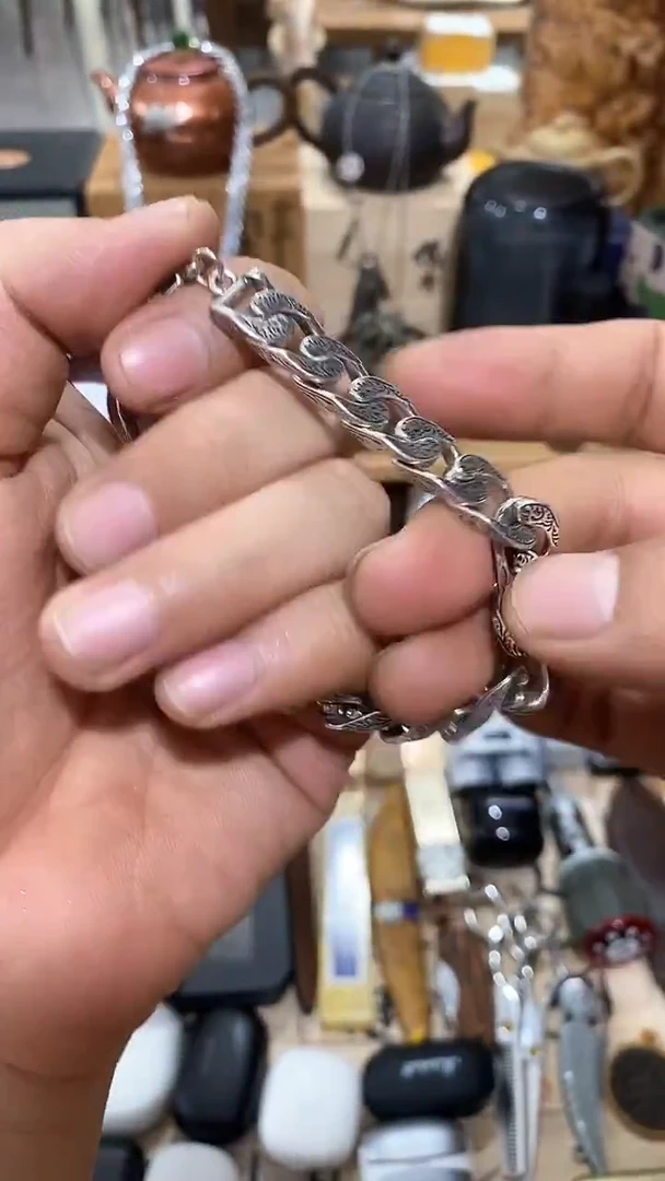 瓷片闪购商品 如图所示