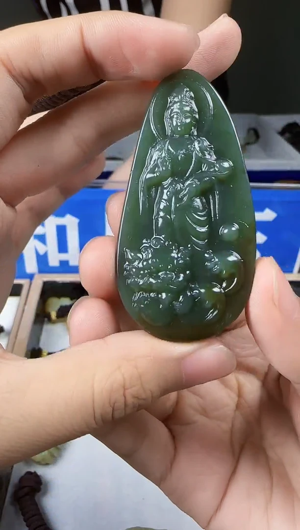 和田玉未镶嵌颈饰1