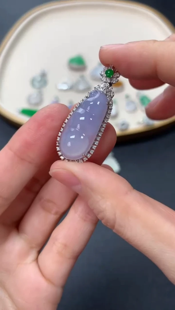 【闪购商品】翡翠吊坠(不含链)18K金镶嵌13800